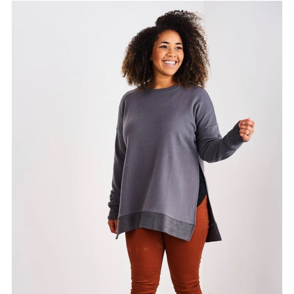 Final price 💕Latched mama nursing pullover nwot